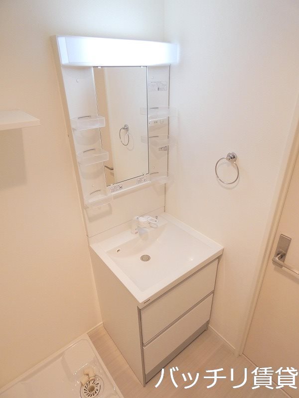 洗面設備　画像は、同型タイプの為、現状を優先いたします。