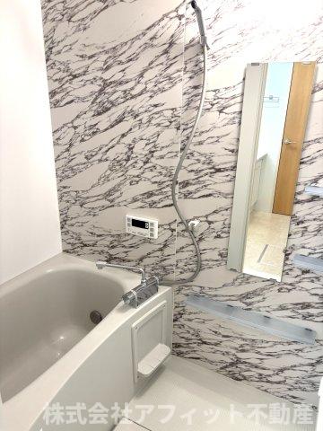 バス・シャワールーム　追い焚き機能付き