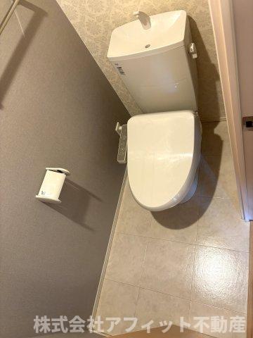 トイレ　温水洗浄暖房便座