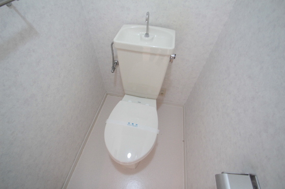 トイレ　別部屋の写真を使用しております。