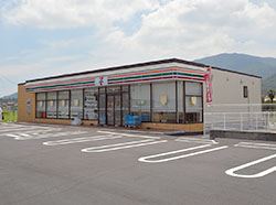 コンビニ　セブン-イレブン黒瀬切田店（コンビニ）まで4443m