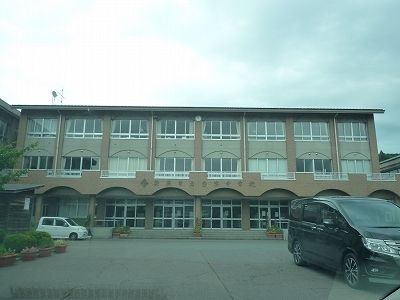 中学校　金津中学校（中学校）まで2100m