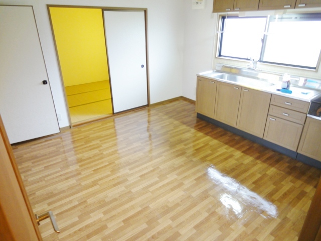 居室・リビング　同物件別号室の写真です。