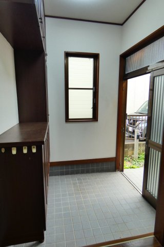 玄関　シューズボックス付きの玄関です。