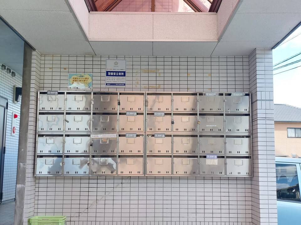 エントランス　ポスト