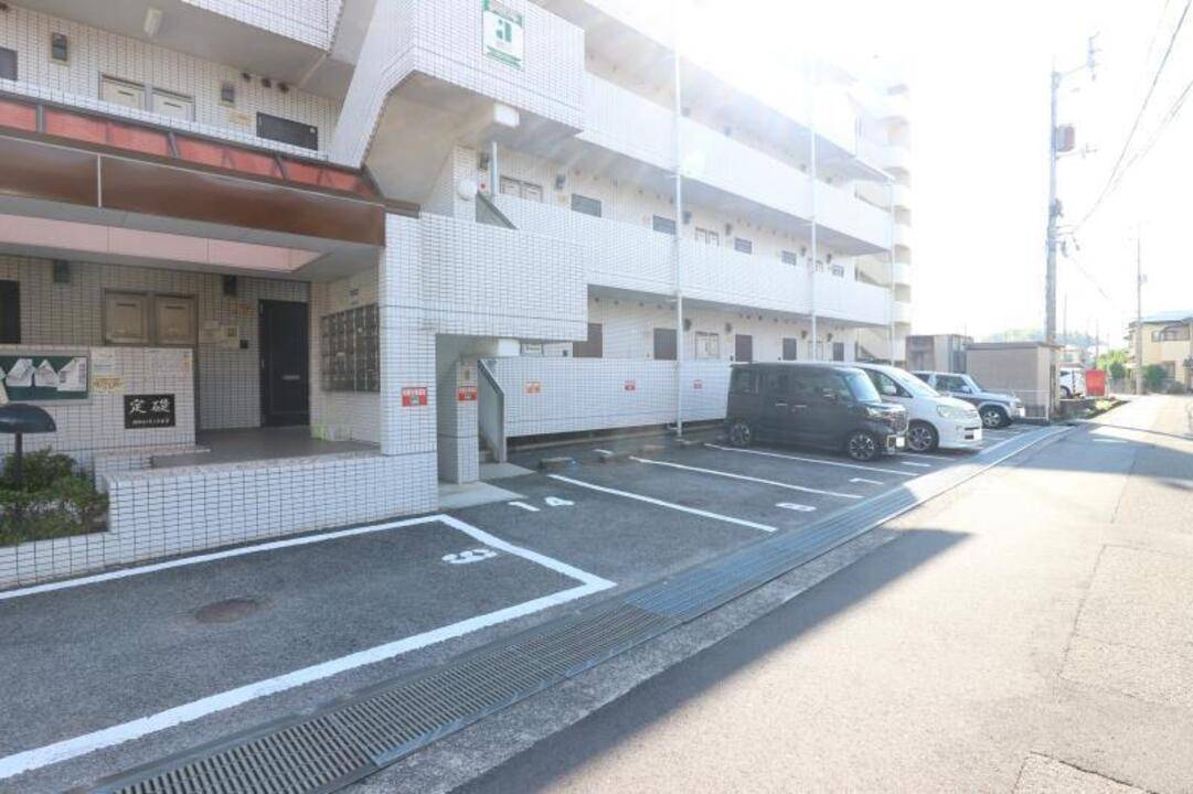 駐車場　駐車場