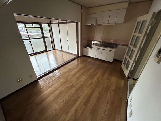 居室・リビング　※別号室の写真になります。