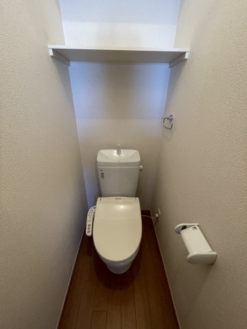 トイレ　※同型タイプ別棟の写真です。