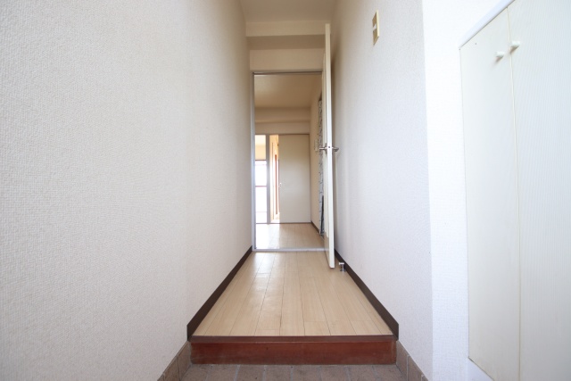 玄関　別部屋の写真です。※現状優先