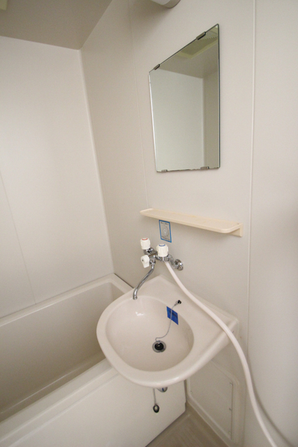 洗面設備　別室の参考写真です。※現況優先