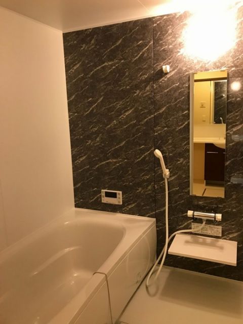 バス・シャワールーム