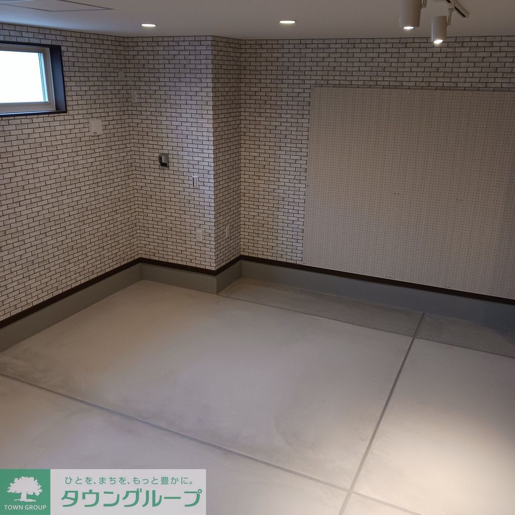 駐車場　エントランス