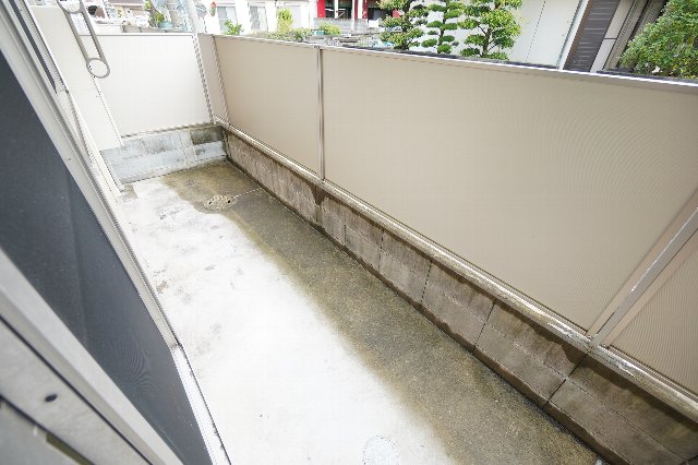 バルコニー　同仕様：テラス