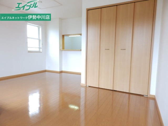 居室・リビング　同タイプ部屋写真です。