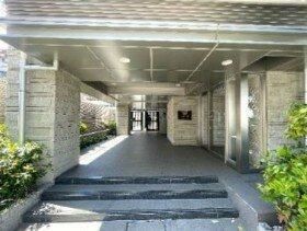 エントランス　清潔なエントランスです