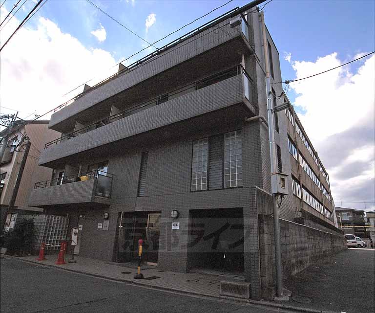建物外観　閑静な住宅街にあります。
