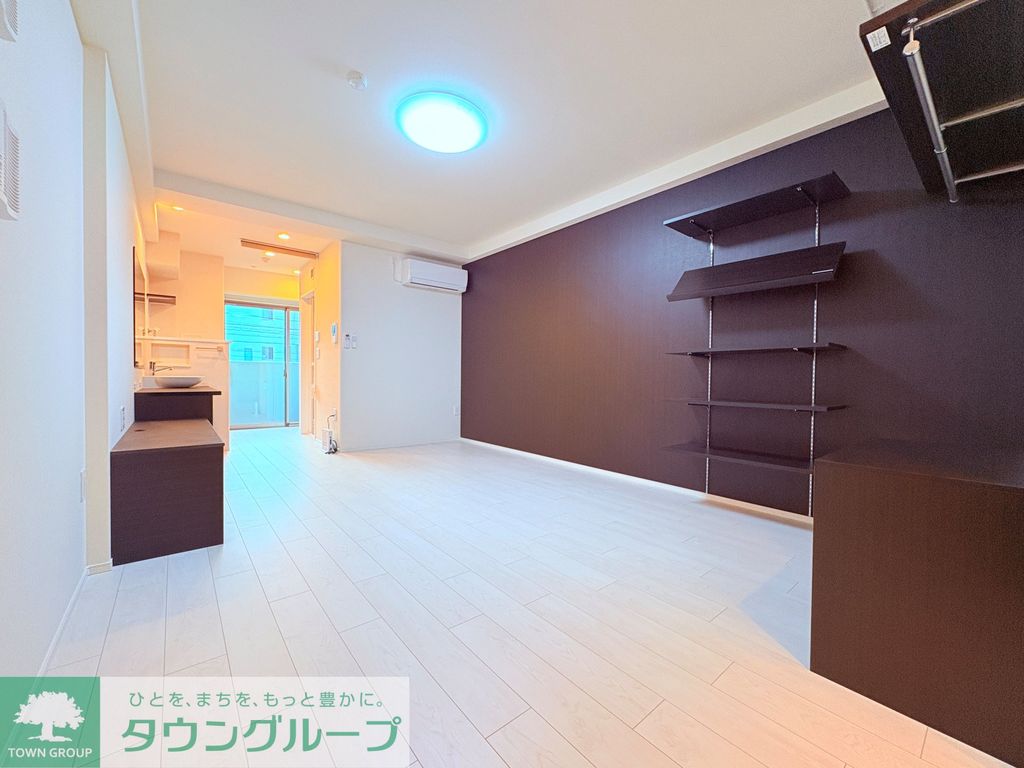 居室・リビング　エントランス