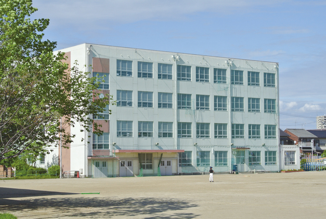 小学校　大坪小学校（小学校）まで700m