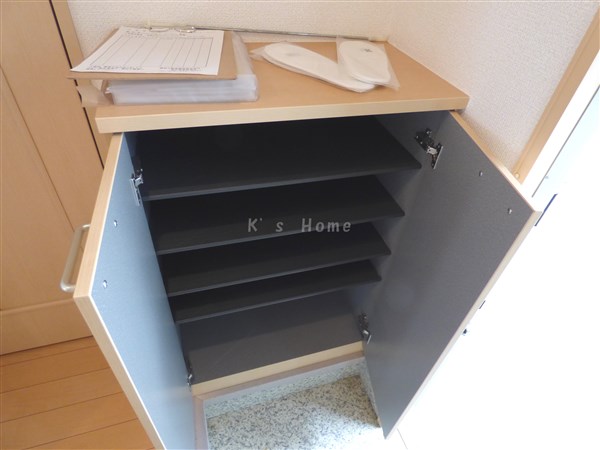 玄関　便利なシューズボックス付き玄関