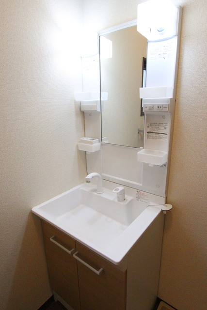 洗面設備　独立洗面台付き！