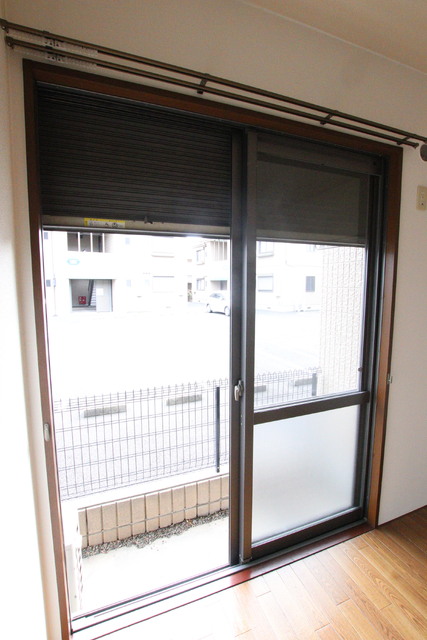 セキュリティ　各お部屋にシャッター完備！