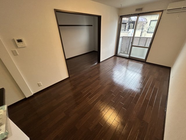 居室・リビング　ゆったり過ごせる居間です