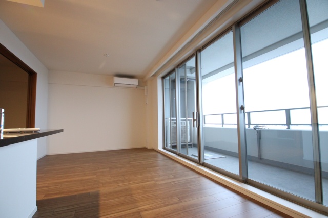 居室・リビング　※別号室参考写真のため、現況優先です。