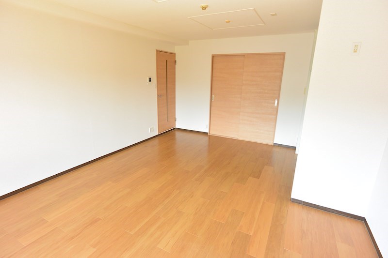 居室・リビング　フローリング仕上げ