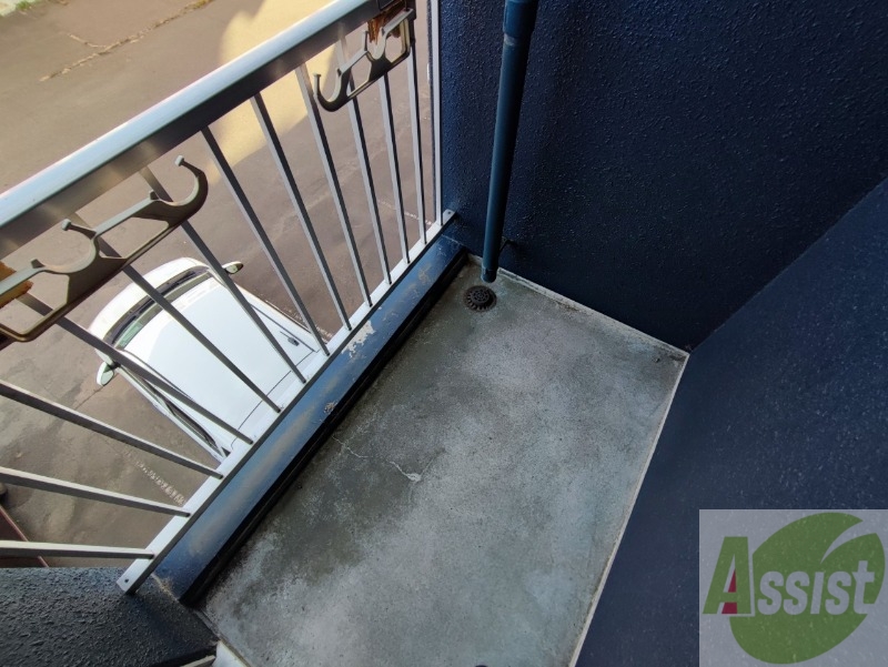 バルコニー　バルコニーは幅があり、広い印象を受けました。