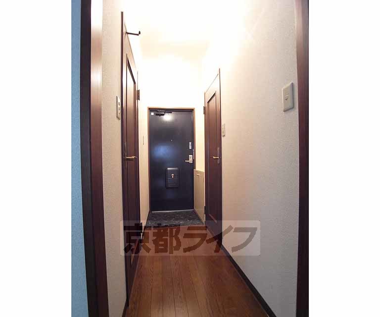 その他部屋・スペース　シンプルな廊下です。