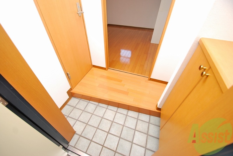 玄関　かわいいお手洗いで落ち着きますね。トイレの神様も満足です。