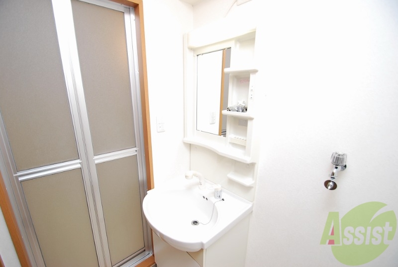 洗面設備　女性人気の高いシャンプードレッサー付きで収納もありますよ～