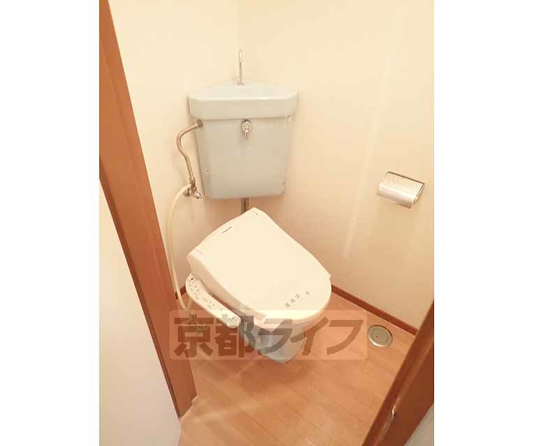 トイレ　ウォシュレット付きです。