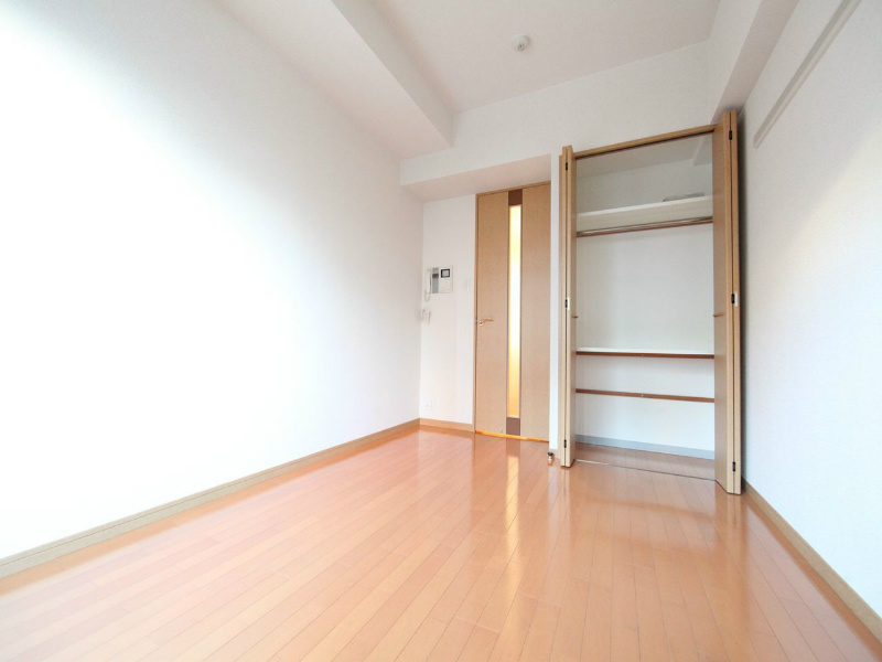 居室・リビング　洋室6.2帖　クローゼット付（収納充実してます）