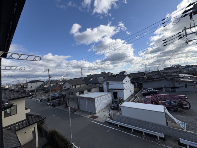 眺望　南向き、周辺に高い建物がないので日差しを独り占め！