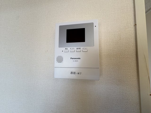 セキュリティ　カメラ付きインターホンをなので来客時も落ち着いて対応できます
