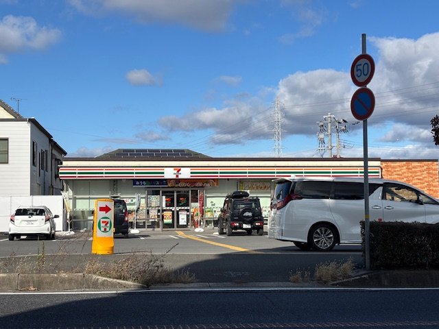 コンビニ　セブン－イレブン　姫路大津真砂店（コンビニ）まで50m