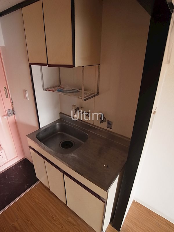 キッチン　違うお部屋の写真です。ご参考までに。