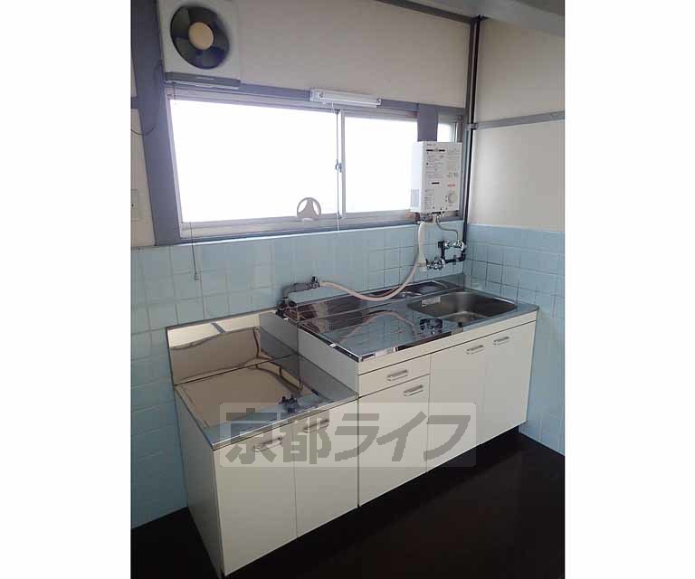 キッチン　使いやすい大きさです。