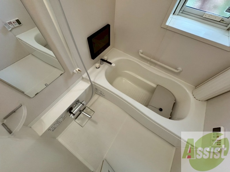 バス・シャワールーム　お風呂になります。一日の疲れを癒してくださいね。