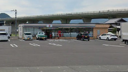 コンビニ　セブンイレブン 高松中間町店（コンビニ）まで724m