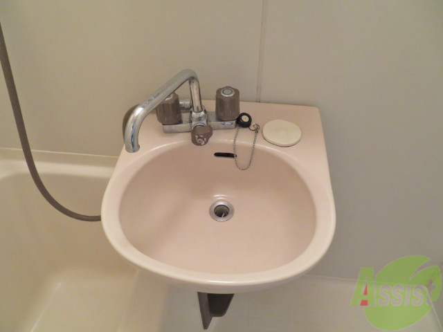 洗面設備　洗面台。身支度にはかかせないですよね～。