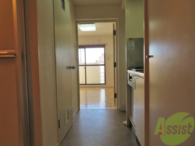 玄関　玄関の様子です。明るい印象ですね。気分もあがりそう。