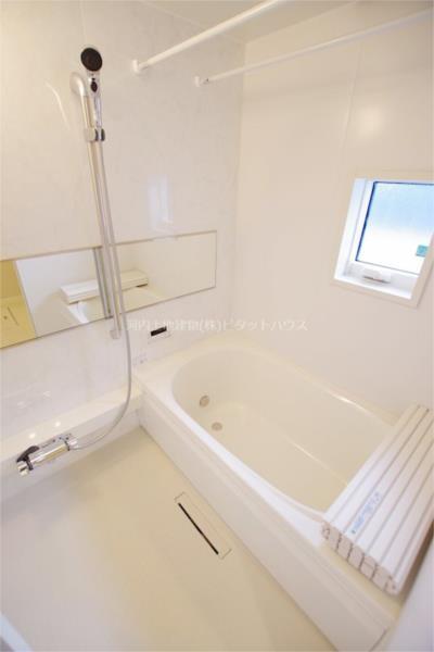 バス・シャワールーム　バス／シャワー