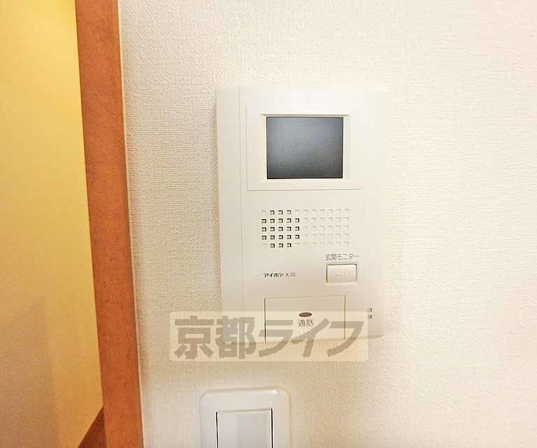 セキュリティ　鍵をかけたまま訪問者と会話ができます