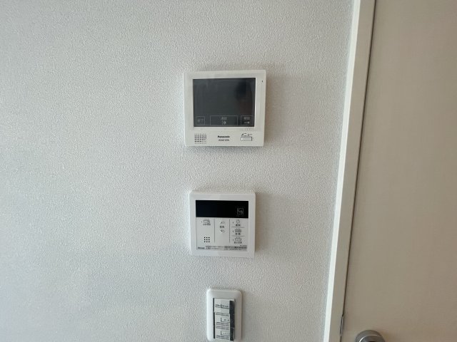 セキュリティ　TVモニター付きインターホン