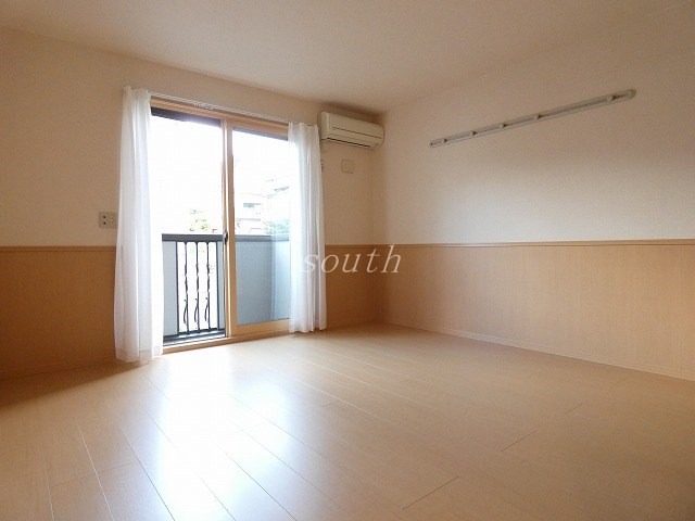 居室・リビング　洗練された清潔感漂う清楚な仕上がり