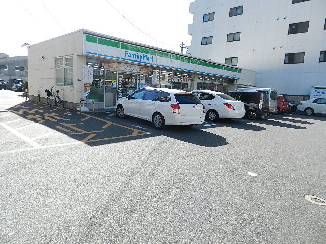 コンビニ　ファミリーマート小倉中津口店（コンビニ）まで153m