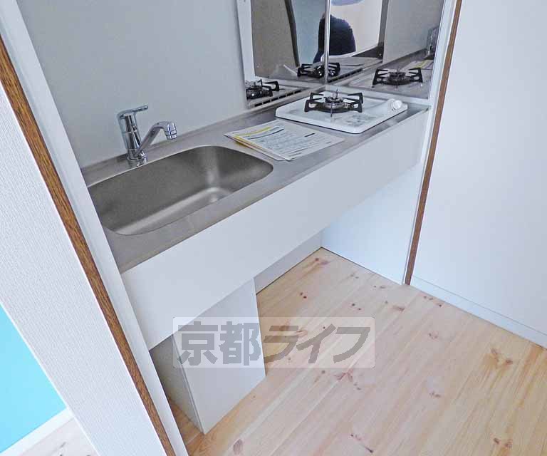 キッチン　キッチンスペースも広く使いやすいです。