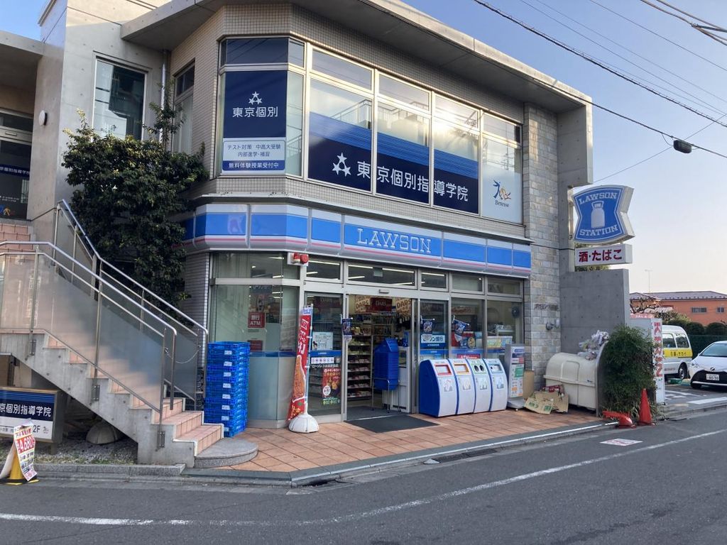 コンビニ　ローソン下井草駅前店（コンビニ）まで680m